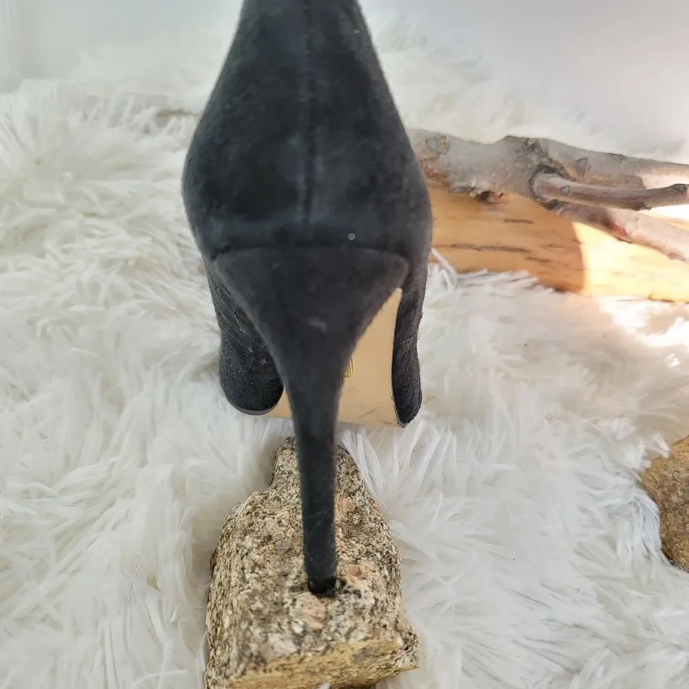 Truth or dare by madonna black suede pumps